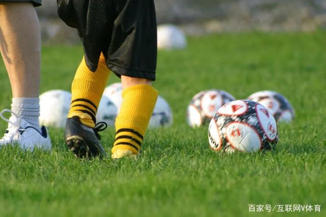 2003年的今天：AC米兰点球大战击败尤文赢得第六座欧冠冠军